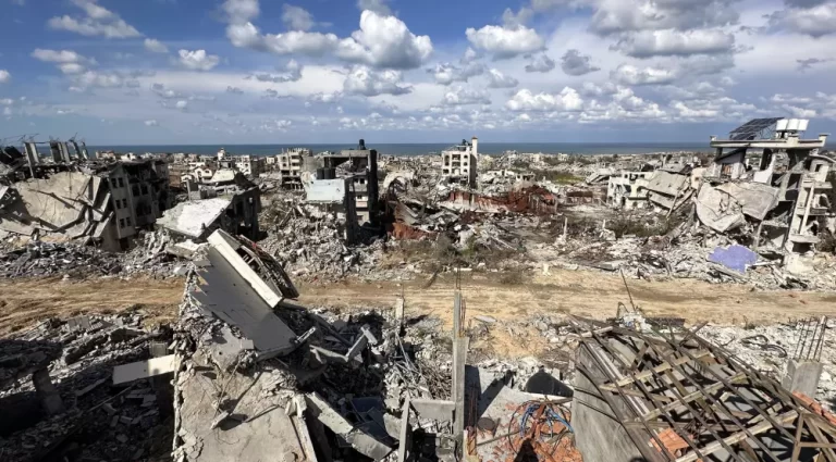 Visão da destruição deixada pela campanha militar de Israel depois que as forças terrestres se retiraram de partes da Cidade de Gaza e do Norte de Gaza em 1 de fevereiro de 2024. Foto: Abdulqader Sabbah/Anadolu