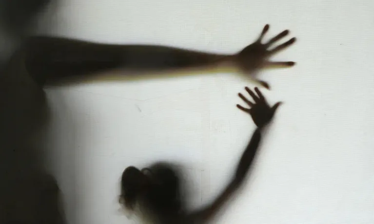 Violência sexual atinge 64 meninas por dia no país