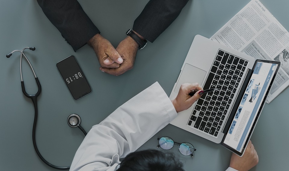 Atividade que demanda relacionamento humano, a terapia ocupacional n&atilde;o sofrer&aacute; impactos substanciais das mudan&ccedil;as do mercado de trabalho.