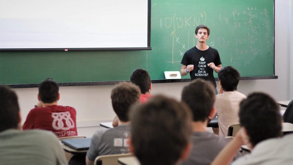 quem atua no ensino e na pesquisa na &aacute;rea de ci&ecirc;ncia de dados tem se surpreendido com a constante peregrina&ccedil;&atilde;o realizada pelas empresas a institutos especializados buscando m&atilde;o-de-obra qualificada - foto: Reinaldo_Mizutani