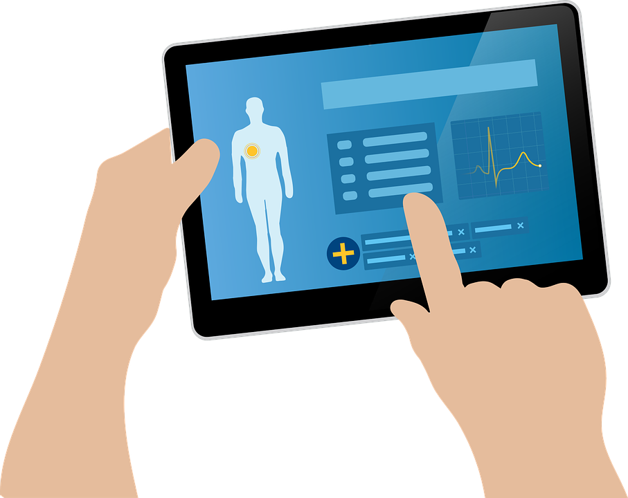 Ilustra&ccedil;&atilde;o de m&atilde;o segurando notebook simulando atendimento m&eacute;dico telemedicina ou teleconsulta. Ilustra&ccedil;&atilde;o: Pixabay