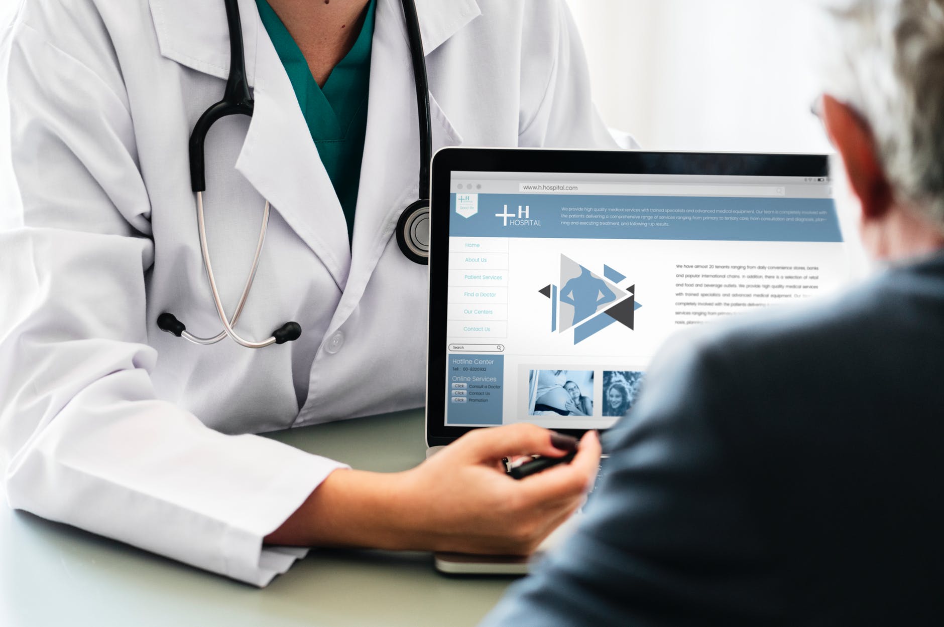 Voltado &agrave;s classes C e D, o Cart&atilde;o de TODOS garante o atendimento de qualidade em sa&uacute;de, educa&ccedil;&atilde;o e lazer por um pre&ccedil;o acess&iacute;vel. Foto por rawpixel.com em Pexels.com