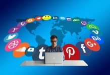 Escrever conteúdos para a internet: cinco dicas essenciais ilustracao homem cercado de redes sociais