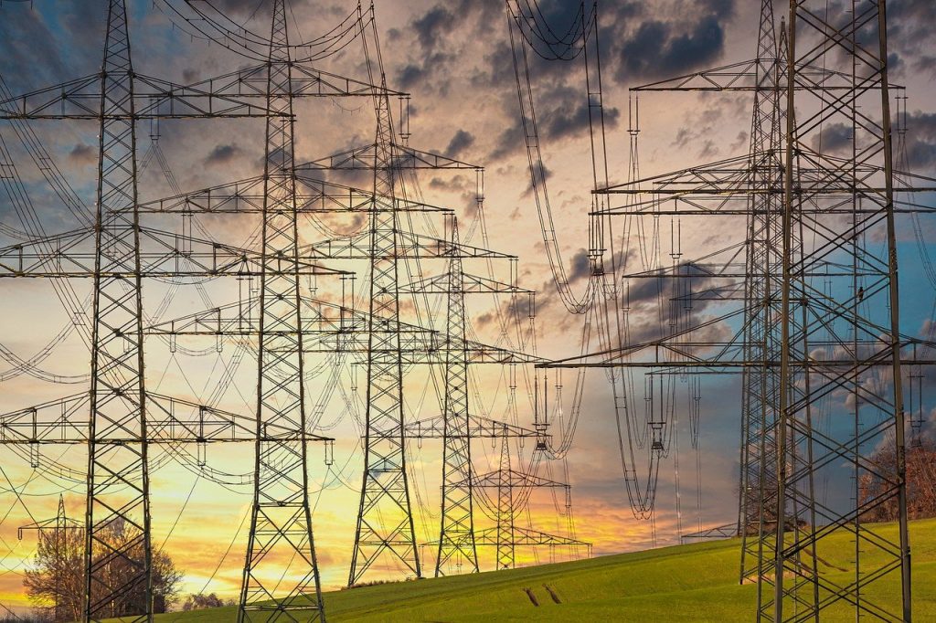 torres de distribui&ccedil;&atilde;o de energia el&eacute;trica - foto pixabay
mat&eacute;ria sobre o futuro da engenharia el&eacute;trica