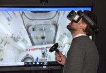 Com o metaverso, MedRoom inova a educação médica homem em ambiente futurista simula uso de realidade virtual - foto: unsplash.com
