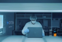 Biomateriais: inovações transformam o perfil do mercado de odontologia homem trabalha em balcao de pesquisas da Critéria - foto: divulgaçao