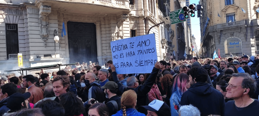 Argentinos ocupam ruas em apoio &agrave; vice-presidente Cristina Kirchner - Fernanda Carvalho/FotosPublicas