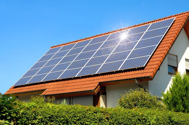 A energia solar fotovoltaica é a terceira fonte de energia renovável mais importante do mundo, em termos de capacidade instalada, e fica atrás apenas da hidráulica e eólica