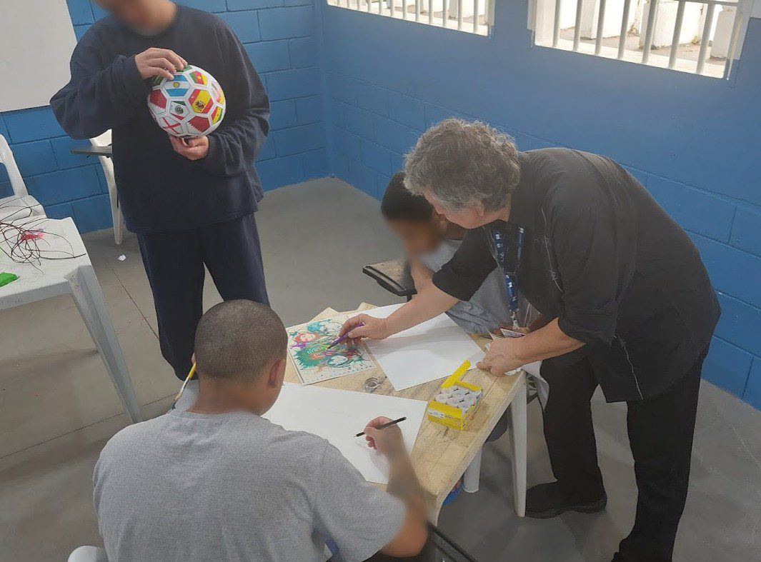 Jovens do Centro Cândido Portinari participando do projeto Reconectando pela Neurociência – Foto: Fundação Casa Jovens do Centro Cândido Portinari participando do projeto Reconectando pela Neurociência – Foto: Fundação Casa